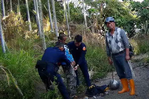 竊嫌山區農舍行竊被地主發現遭制伏 草屯警查獲毒品、強盜送辦1
