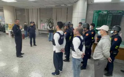 春節將至 草屯警與銀行合作防搶演練過程逼真!