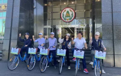 清風騎行穿梭街巷公所攜手警察啟動反詐風潮 草屯鎮長簡賜勝 品格教育從小做起,拒當詐騙世代