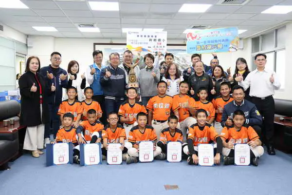 新街國小棒球隊台彩威力盃全國少棒賽奪冠 許淑華縣長勉勇敢追夢1