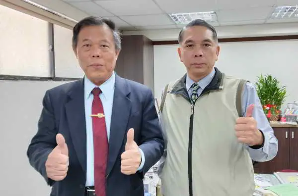 為人謙和 認真做事 造福地方的台中地檢署主任觀護人潘連坤受到張德欽社長及社會各界人士掌聲