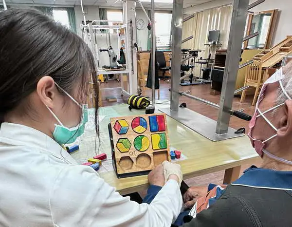 創新神經復健新趨勢 認知治療性運動助中風患者重建動作功能