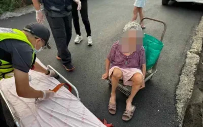 巡邏眼尖發現異狀 警消合力救援路倒老婦
