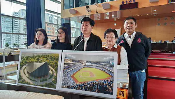 市議員張廖乃綸 陳政顯關切水湳經貿園區各項建設的推動進度與整體發展1