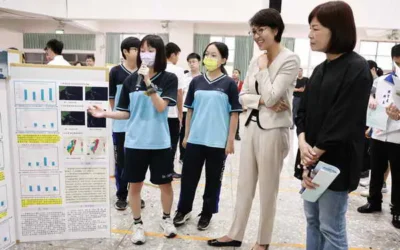 許縣長出席中小學科展頒獎 鼓勵全國賽再獲佳績