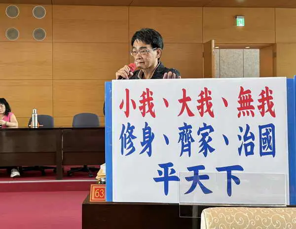市議員蘇柏興關切台中市各大小運動場館的硬體建設及軟體規劃1