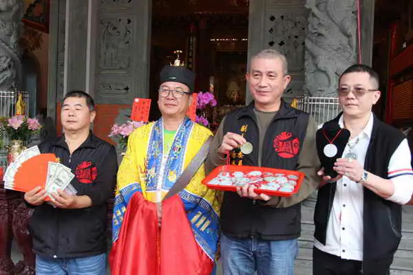 王爺送財迎丙午1