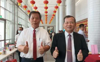 草屯敦和宮新春討喜！人潮擠爆  過財神平安橋、摸金元寶　副縣長王瑞德發紅包賀新春