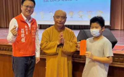 孝親沐足感恩活動溫馨登場 孩子真情擁抱感動全場