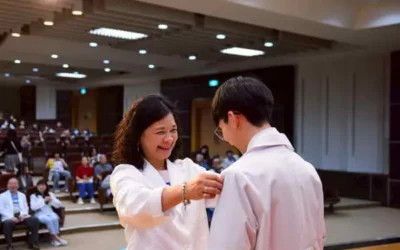 「國際醫檢師節」中臺辦實習授袍禮