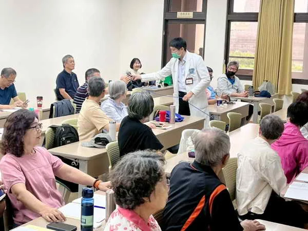 中山醫樂齡大學陪熟齡族開啟第二人生1