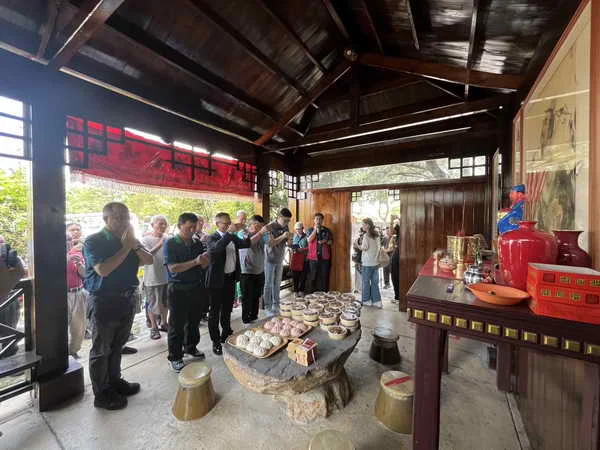 埔里酒廠退休員工回娘家祭拜酒神杜康1