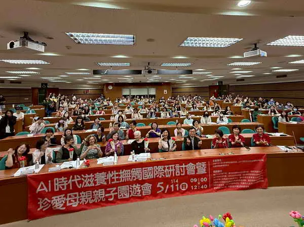 科技育兒不忘溫度1