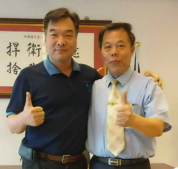 賴義鍠市議員感謝黃浤裕市政顧問賢伉儷等人主動出擊關心弱勢戶1