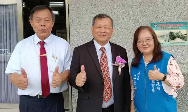 南投縣旭光高中及國中小校長交接典禮圓滿成功1
