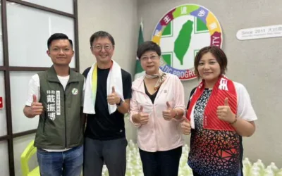 台中市議員江肇國、陳雅惠等人8月4日率領志工隊,前往台南鹽水與後壁地區
