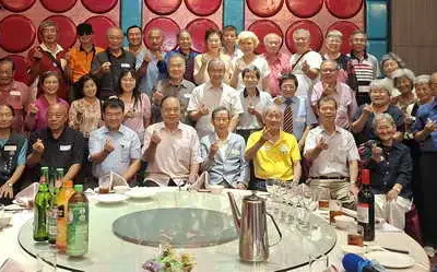 六十年同窗情不減斗中第十七屆同學會溫馨團聚斗六,四十多 位同學與師長歡笑回憶、情誼延續