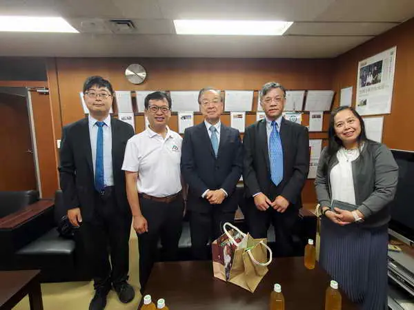 中國醫藥大學藥學院長率團拜會日本藥科大學新任校長1