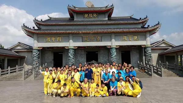 苗栗頭份三界觀音家教道德健康圓通方便法門拜會全省最大修緣觀濟公廟修緣活佛受到熱烈歡迎接待1