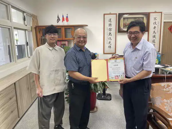 南投看守所關懷地方學童捐贈獎助學金助清寒學子安心向學1
