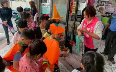 萬聖節變裝出擊!木木好日安親班小朋友到陳雅惠議員服務處討糖趣