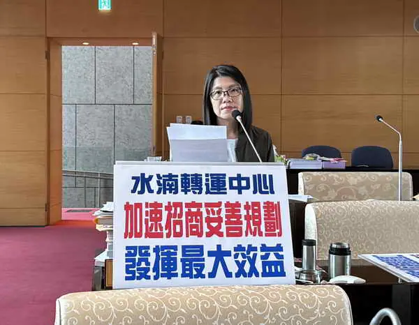 市議員張廖乃綸關切水湳轉運中心銜接國道的推動進度及招商狀況1