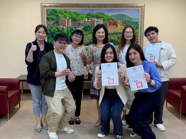 中臺護理系學生勇奪國考高名次1