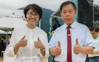 中寮法華寺、花壇奉天宮捐贈兩輛復康巴士 許淑華縣長頒感謝狀答謝