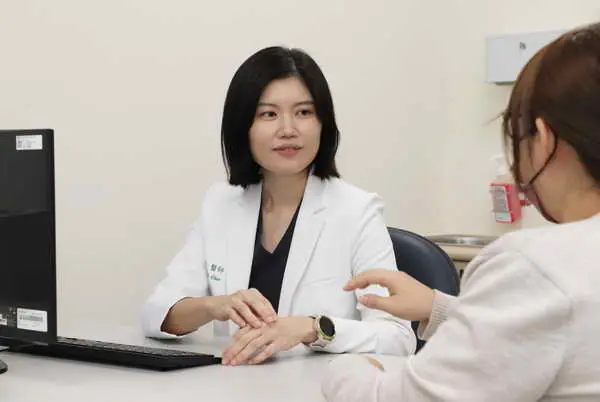 達文西結合經陰道自然孔手術腹部零傷口1