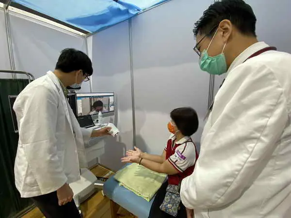 中榮歲末送暖西湖義診守護住民健康1