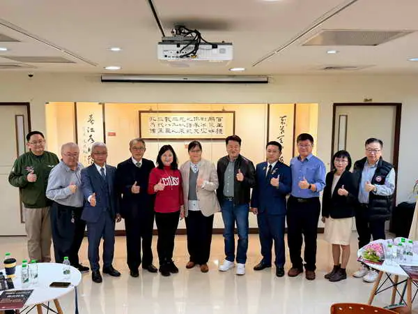 中臺科大表揚五位傑出校友1