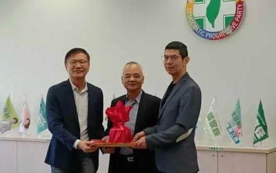 臺中市議會民進黨團舉行新卸任黨團幹部交接