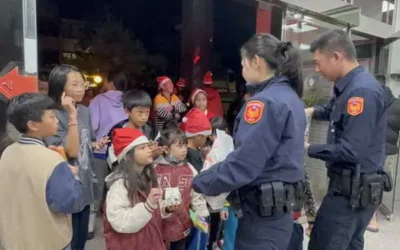 「乖乖」平安守護聖誕夜!原鄉童報佳音 仁愛警溫馨宣導婦幼反詐