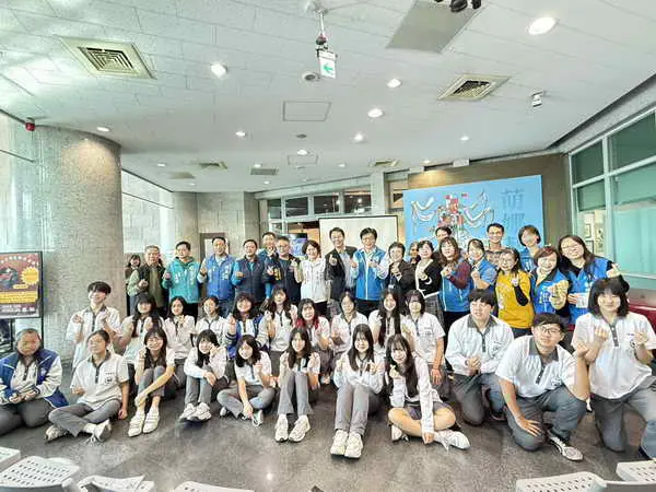 臺中市立長億高中國中部第十七屆美術藝才班畢業美展開幕1