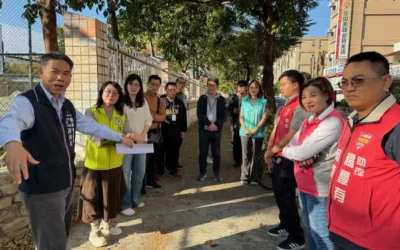 針對南區國光國小正義街人行空間老舊破損問題,經市議員陳雅惠邀集相關單位現地會勘
