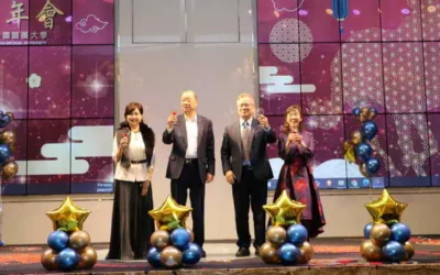 駿馬報喜、金馬奔騰~中國醫藥大學114學年度望年會同仁歡聚氣氛溫馨熱鬧