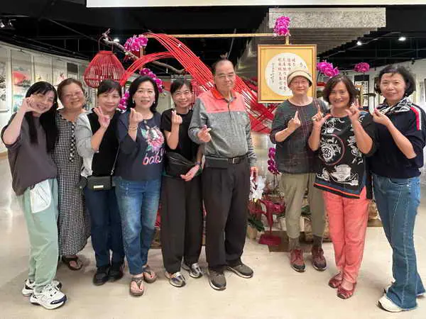 彩墨趣湯嘉明現代國畫創作個展及璀璨久彩書畫10人聯展 歡迎鄉親蒞臨參觀1