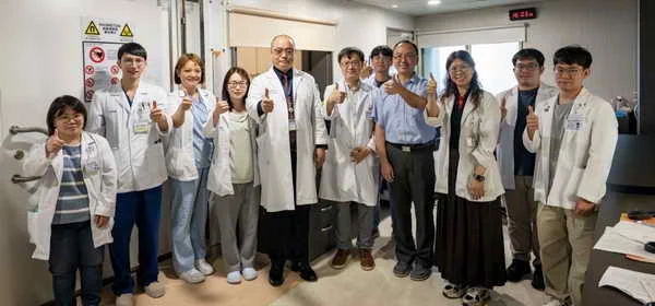 她10年來手抖到去銀行領錢都難
