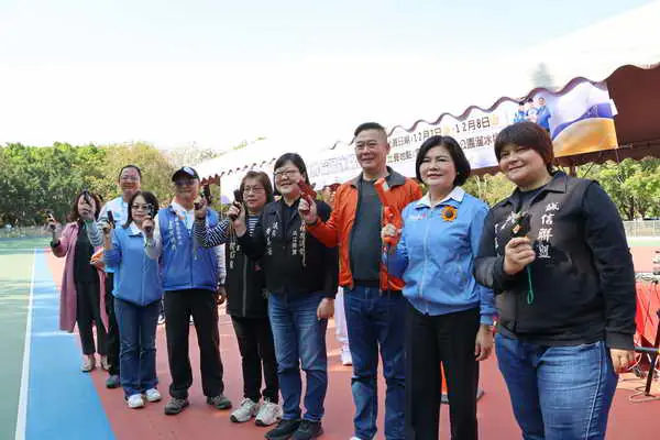 113年雲林縣青埔曁理事長盃全國滑輪溜冰錦標賽登場 張麗善縣長到場為選手加油