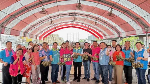 認購2000顆愛心粽 花壇急難救助會號召200位志工幫忙包粽送家扶1