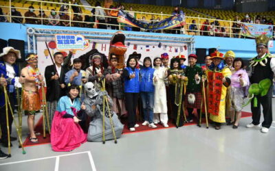 2024國際友誼年新春團拜 雲縣府國際服裝竹杖健走秀展創意