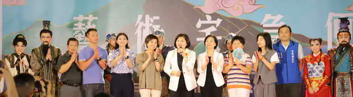 2024藝術宅急便前進北港 唐美雲歌仔戲團演出吸引逾2000人共賞
