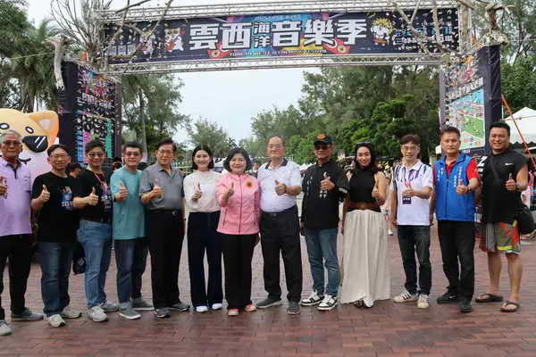 2025 雲西海洋音樂季首日十萬人潮擠爆三條崙 告五人壓軸登場 high 翻全場