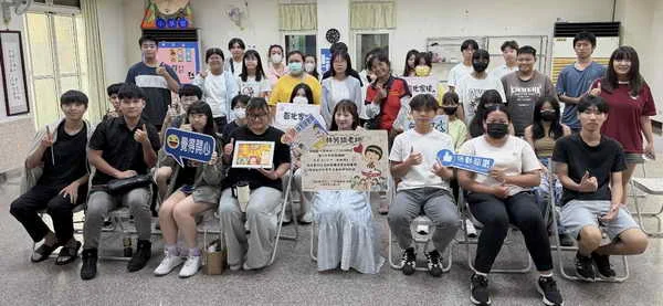 一夜醒來僅剩百分之八視力 林芳語用畫筆走出低谷 分享斜槓人生 鼓勵彰化家扶青少年勇敢追夢