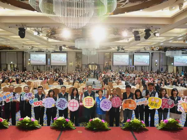 中市府表揚城區333位里鄰長及民政人員 八連霸到全齡照護各展服務力 鄭副市長