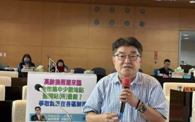 市議員李中指最近許多長者提出換照需求