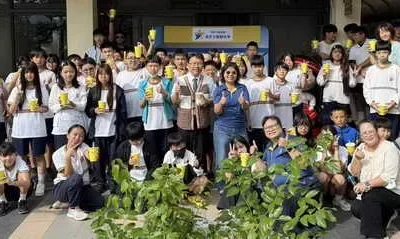 中區50嵐集團公益入校，雪克手體驗助偏鄉和平國中職涯試探