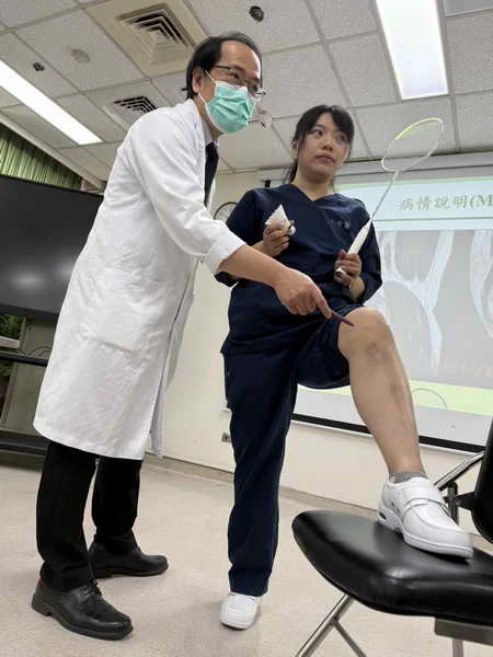 女搶球瞬間韌帶斷裂 微創加高壓氧治癒1