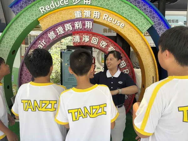 迎六十週年校慶1