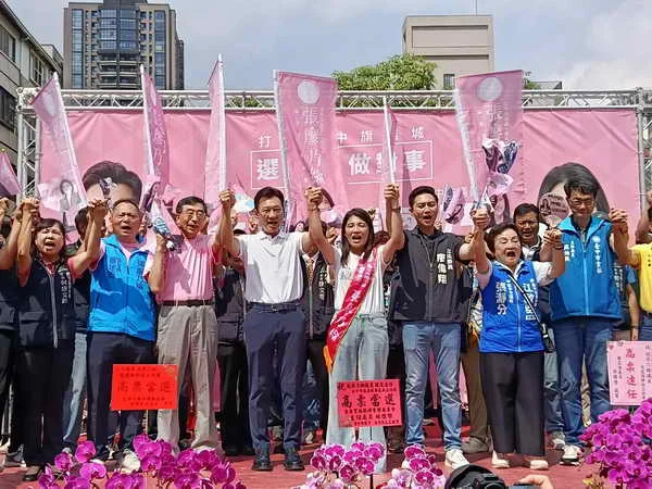 臺中市議員張廖乃綸爭取連任成立競選服務處